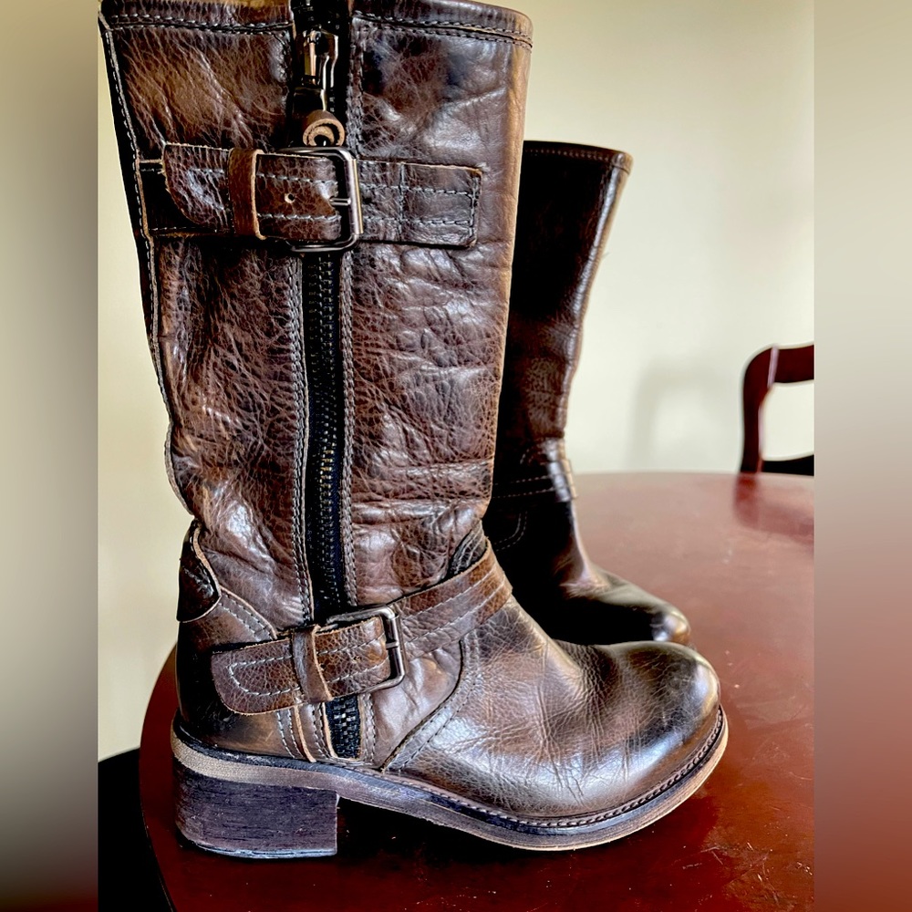 Keb boots. Size 6 or 36. Italian made